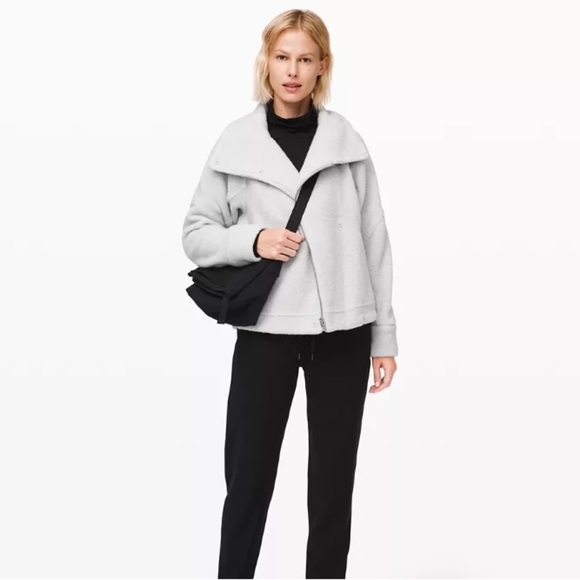 Lululemon Show Me the Sherpa Jacket - Picture 14 of 14